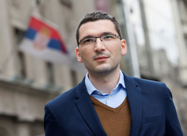 ШПИЈУНКА: Књиге за гласаче